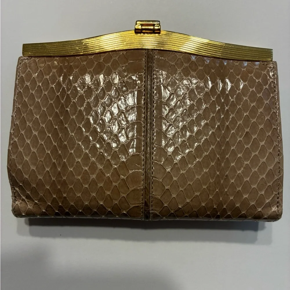 Judith Leiber Snakeskin French Wallet |Vintage 1970s Tan & Gold Leather - Picture 3 of 16